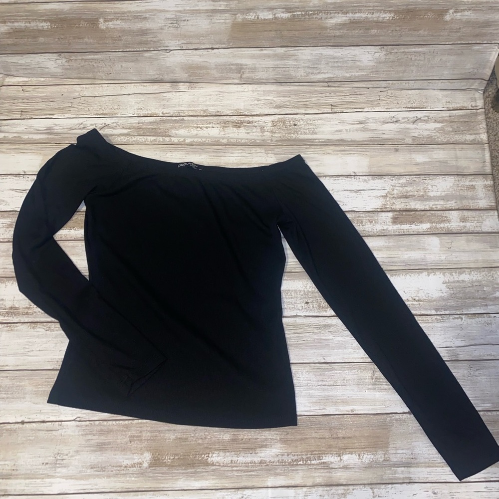 Off the shoulder black long sleeve